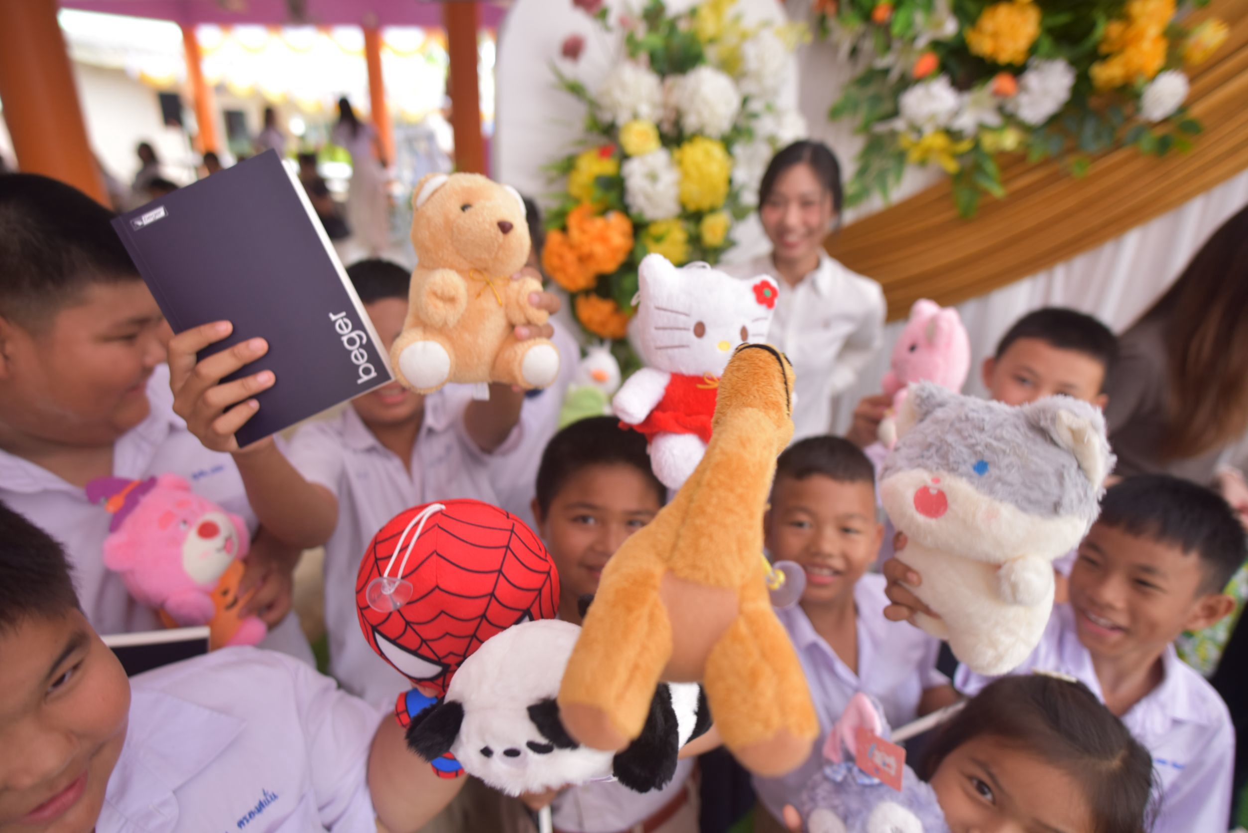 นักเรียนโรงเรียนบ้านคลองเดื่อร่วมกิจกรรมในโครงการ CSR เบเยอร์และกลุ่ม BDMS จ.นครราชสีมา